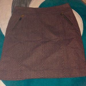 Ann Taylor 6 petite houndstooth patterned pencil skirt